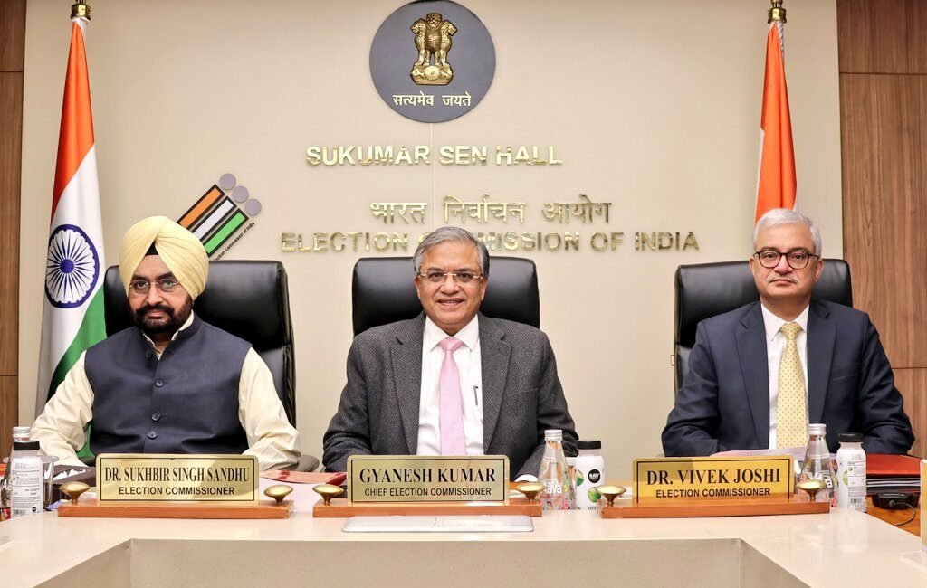SIR विवाद: चुनाव आयोग पर फिर सियासी घमासान, NDA के 3 सहयोगियों ने भी मांगा स्पष्टीकरण; SIR को लेकर बढ़ी हलचल